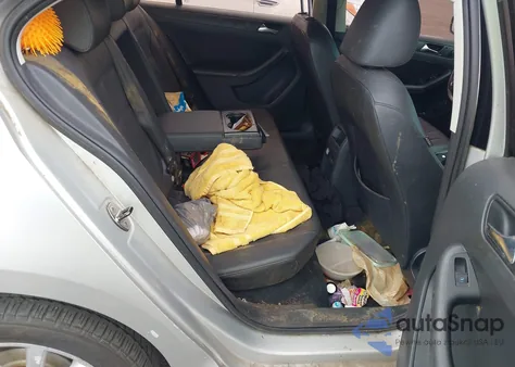 2011 Volkswagen Jetta 2.5L Se z USA, uszkodzony, nr VIN 3VWDX7AJ1BM343510